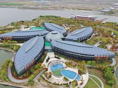 -上海滴水湖皇冠假日酒店