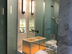 -上海滴水湖皇冠假日酒店