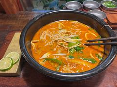 -银米·云南传统过桥米线(双廊黑金冠店)