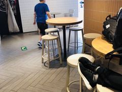 用餐区-肯德基(万科广东路店)