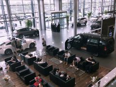 -天津波士信达奔驰4S店(卫津南路店)