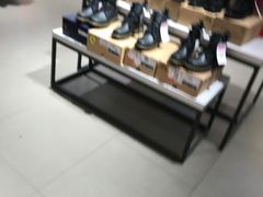 -唯品会(北京国瑞城店)
