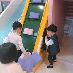 -多多淘儿童体验中心(重庆来福士店)