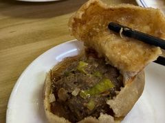 食用肉饼方法-永盛斋小吃(故宫店)