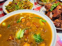 猪肉炖粉条-东北哈尔滨酱骨头馆房掌柜铁锅炖