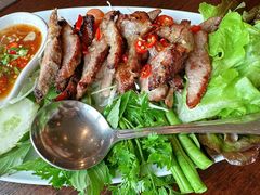 -Chom Cafe and Restaurant