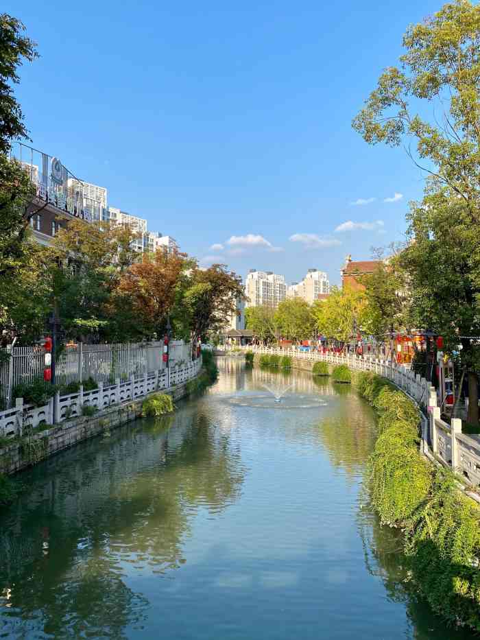 西云楼商业步行街-"老式上海的整体风格设计,这方面是非常不错.