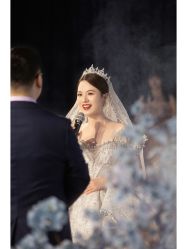 -MECCI婚礼摄影跟拍(红东方广场店)