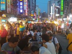 -六合夜市
