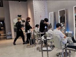 -PE SALON