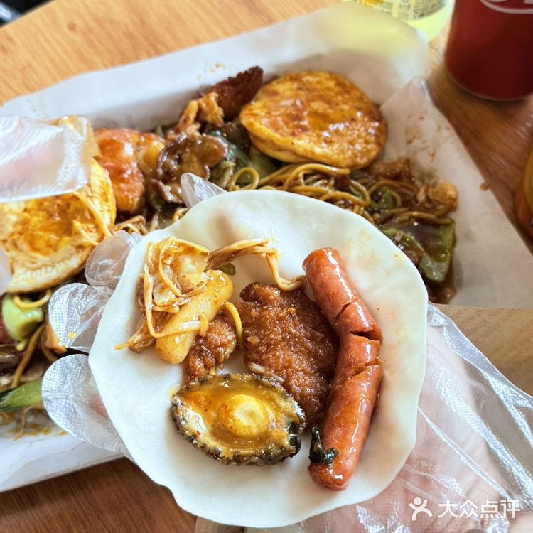 大王糖醋铁板烧，为啥中午生意噶噶好？！😋