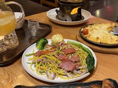 -月亮眼花园餐厅书吧酒吧