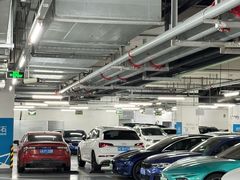 -虹桥天地-停车场