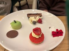 -怡咖啡海鲜自助餐厅(浦东香格里拉店)