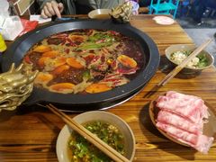 -黄潇洒老火锅(九眼桥宏济巷店)
