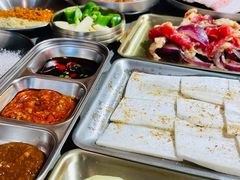 -围炉肉舍•炭烤活鳗•丹东海鲜烤肉(步行街店)