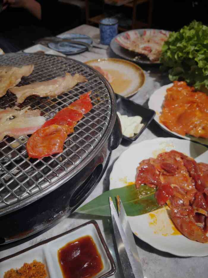 隐庐烤肉(三里屯店)-"最近吃了好多顿烤肉啊,冬天大家都要大口吃.