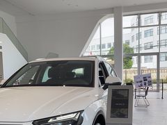 -上海冠松华奥奥迪4S店(张江店)