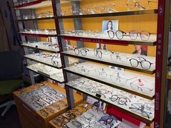 -优医视平价眼镜蔡司依视路折扣工厂店(十里堡店)
