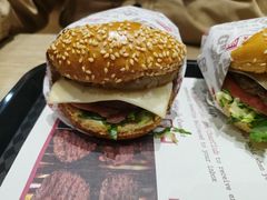 -The Habit Burger Grill 哈比特汉堡(爱琴海店)