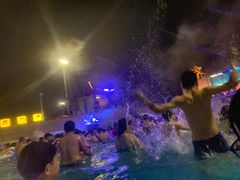 -汤山欢乐水世界