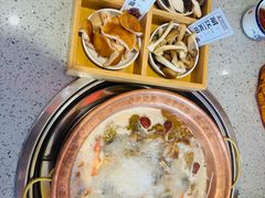 -阿婆情腊排骨火锅(金虹路店)