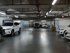 -龙湖虹桥天街-停车场