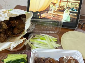 刚出炉的烤鸭，美味满分