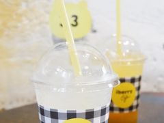 -莓园冰淇淋店