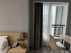 -清能·清江酒店(夷陵广场CBD中心店)