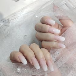 -花岐款式专研健康美甲沙龙