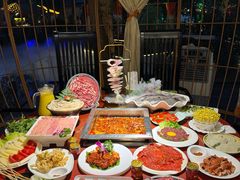 -二荆条·蜀鲜汇城市森林火锅