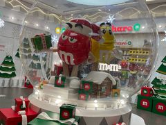 -m豆巧克力世界(上海世茂广场店)