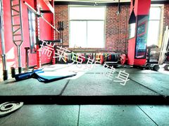 -瑞莱克斯健身俱乐部