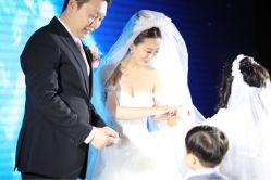 -铂爵夫人婚纱摄影(上海总店)