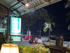 -Green Tree Rest. & Pub