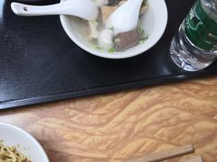 -松树干拌面店