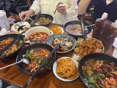 -爆炸头阿姨小四川正宗川味小吃(无任何分店)