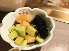 -芝小官毛肚火锅海鲜自助(苏州吴江区万宝店)