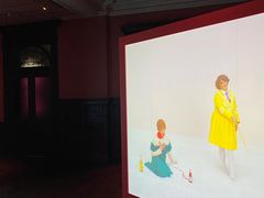 -Nathalie Djurberg与Hans Berg“牛皮纸包裹的月亮”-Prada荣宅当季展览