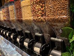 -中百仓储超市有限公司(越秀星汇维港店)