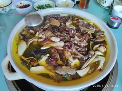 -杨记山珍鸡煲菌汤锅