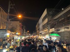 -周日夜市