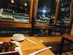 -临江餐馆二楼美食部落