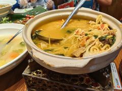 -老滇山寨•云南特色菜•地方菜•民族风情歌舞表演(金碧店)