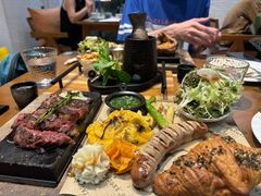 -Mark&Mars Restaurant