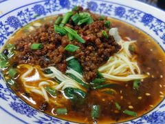 -渝之汇牛肉豌杂面