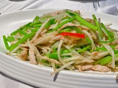 茼蒿肉丝炒银芽-玉玲珑(陆家嘴店)