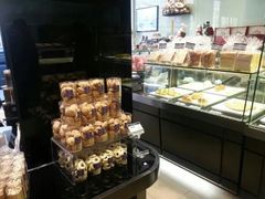 面包甜点陈列柜-好利来(八角店)