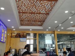 大堂-撒拉人家.酸菜牦牛肉火锅